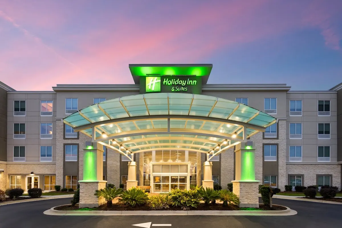 Holiday Inn & Suites Savannah Airport - Pooler, an IHG Hotel