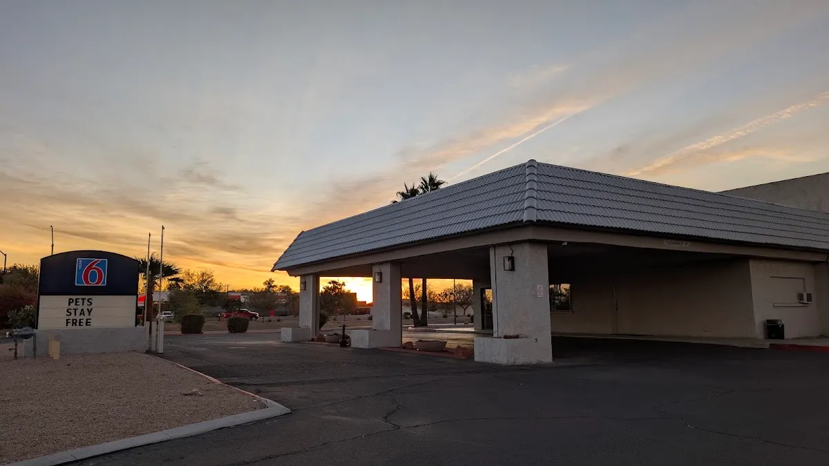OYO Hotel Mesa AZ Downtown East