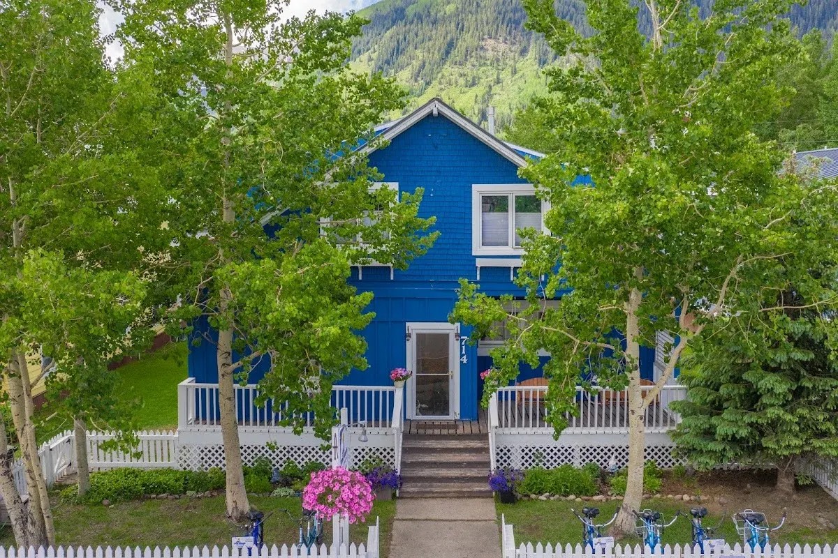 Purple Mountain Bed and Breakfast