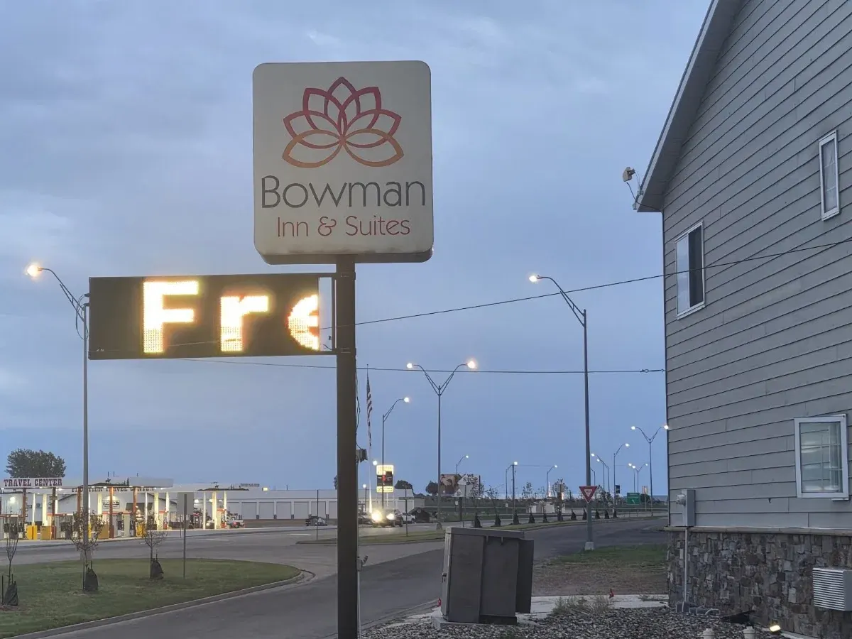 Bowman Inn & Suites