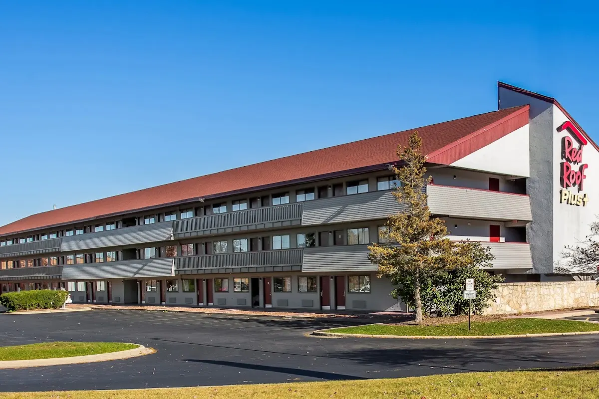 Red Roof PLUS+ Chicago - Hoffman Estates