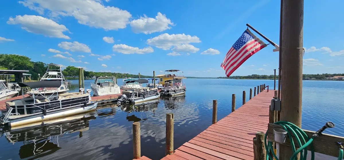 Tropical Resort & Marina on Lake Beresford