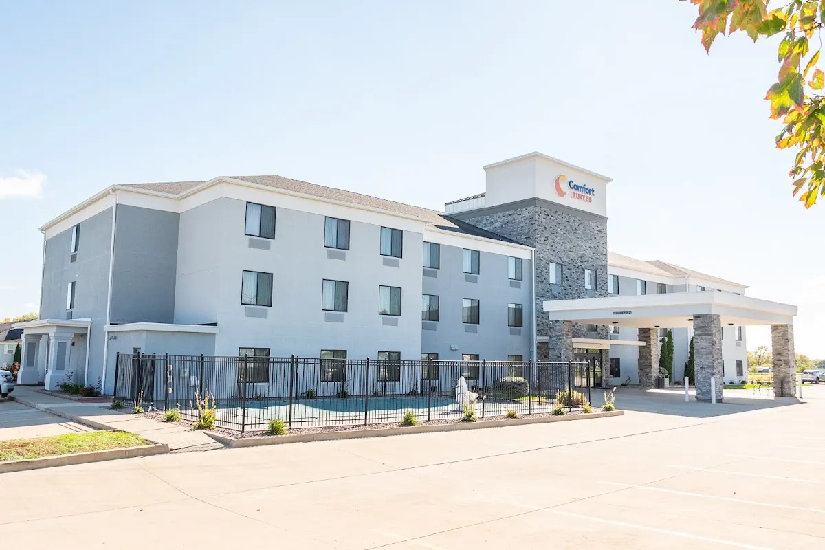 Comfort Suites Bloomington I-55 and I-74