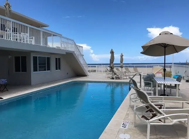 Le Cabanon Motel