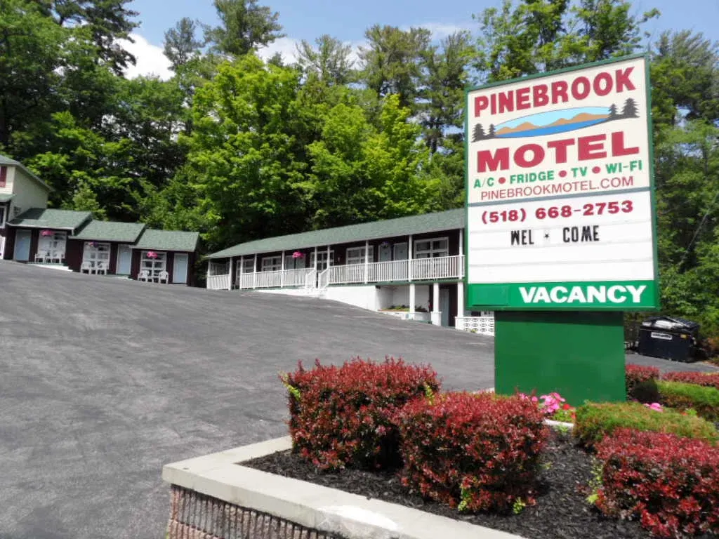 Pinebrook Motel
