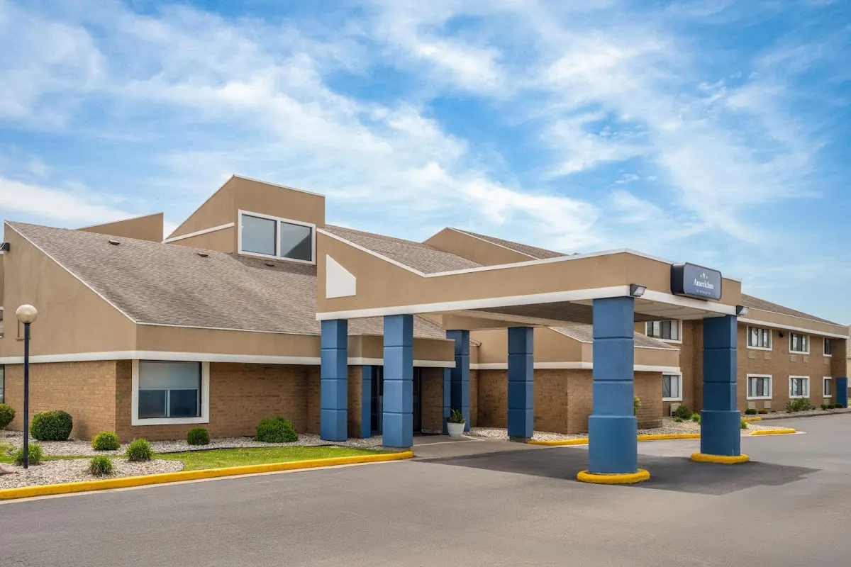 AmericInn by Wyndham Marshfield