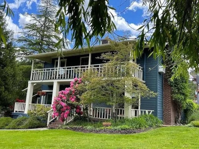 Country Willows Inn & Estate