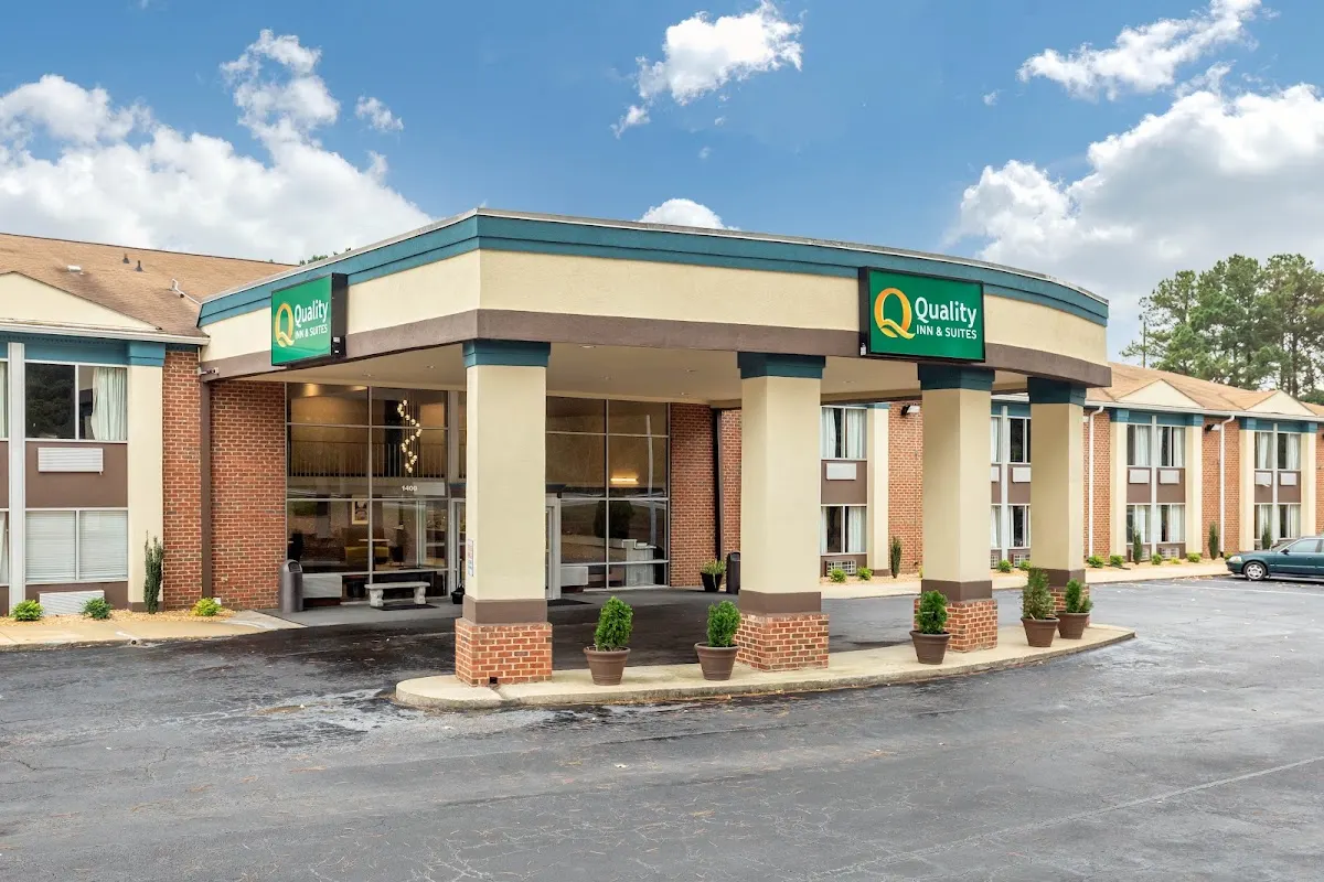 Quality Inn & Suites Apex - Holly Springs