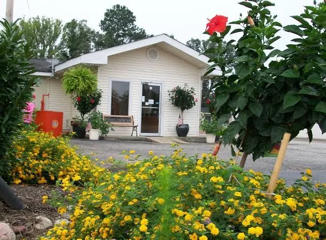 Parsons Inn and Extended Stay~ Utility Contract Crews Welcome + Crew Parking + Weekly Rates Available