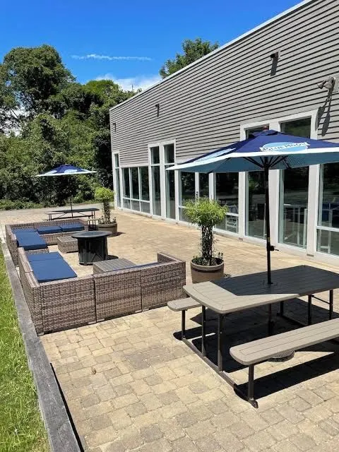 Iris Hotel-Cape Cod- Falmouth