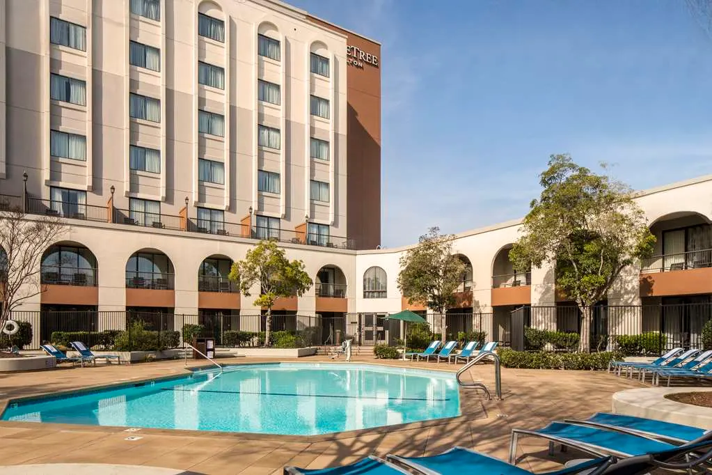DoubleTree by Hilton Hotel Newark - Fremont
