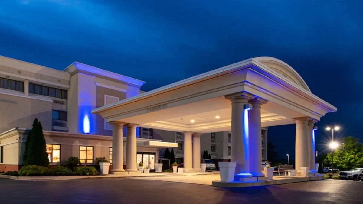 Holiday Inn Express Cincinnati West by IHG