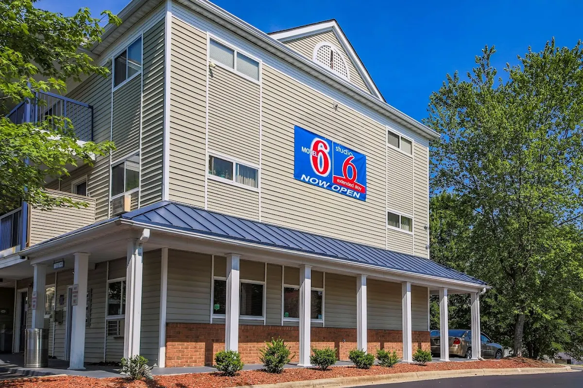 Studio 6 Extended Stay - Greensboro, NC - I-40