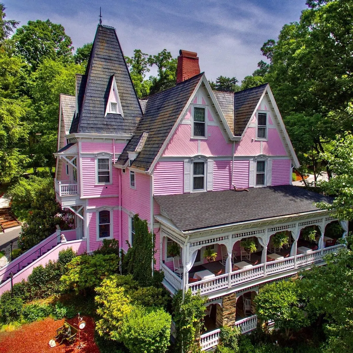 Cedar Crest Inn