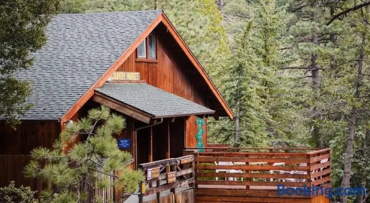 Idyllwild Camping Resort Cottage