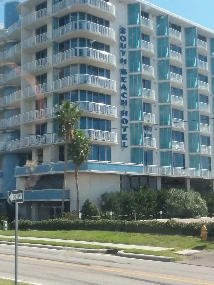 Flamingo Beach Inn