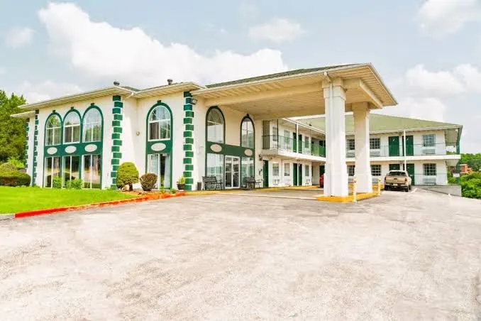Evergreen Inn