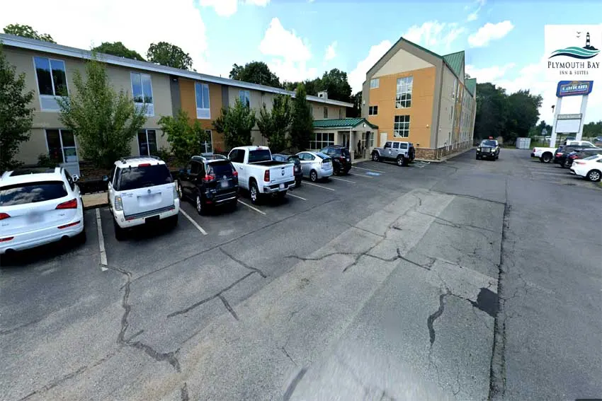 Plymouth Bay Inn & Suites