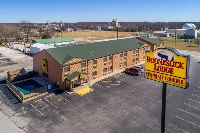 Booneslick Lodge Neosho