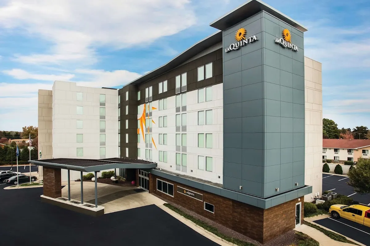La Quinta Inn & Suites by Wyndham Winchester