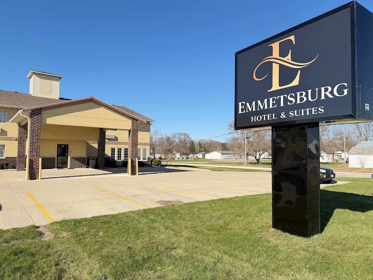 Emmetsburg Hotel & Suites