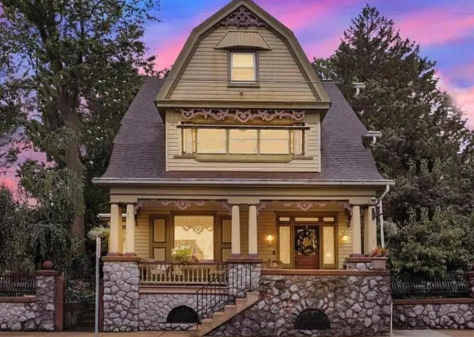 The Manheim Manor Bed and Breakfast