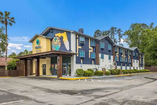 Clarion Pointe Tallahassee North