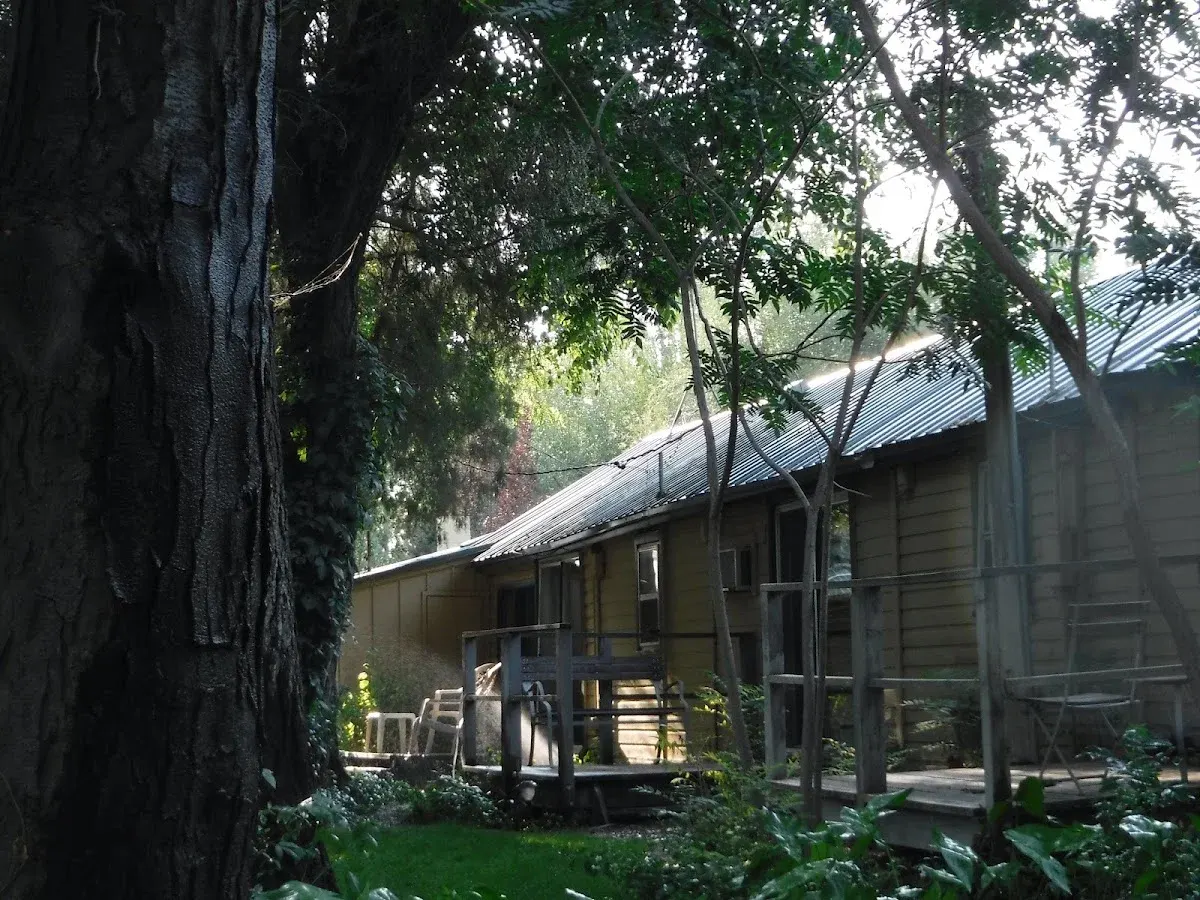 Billingsley Creek Lodging