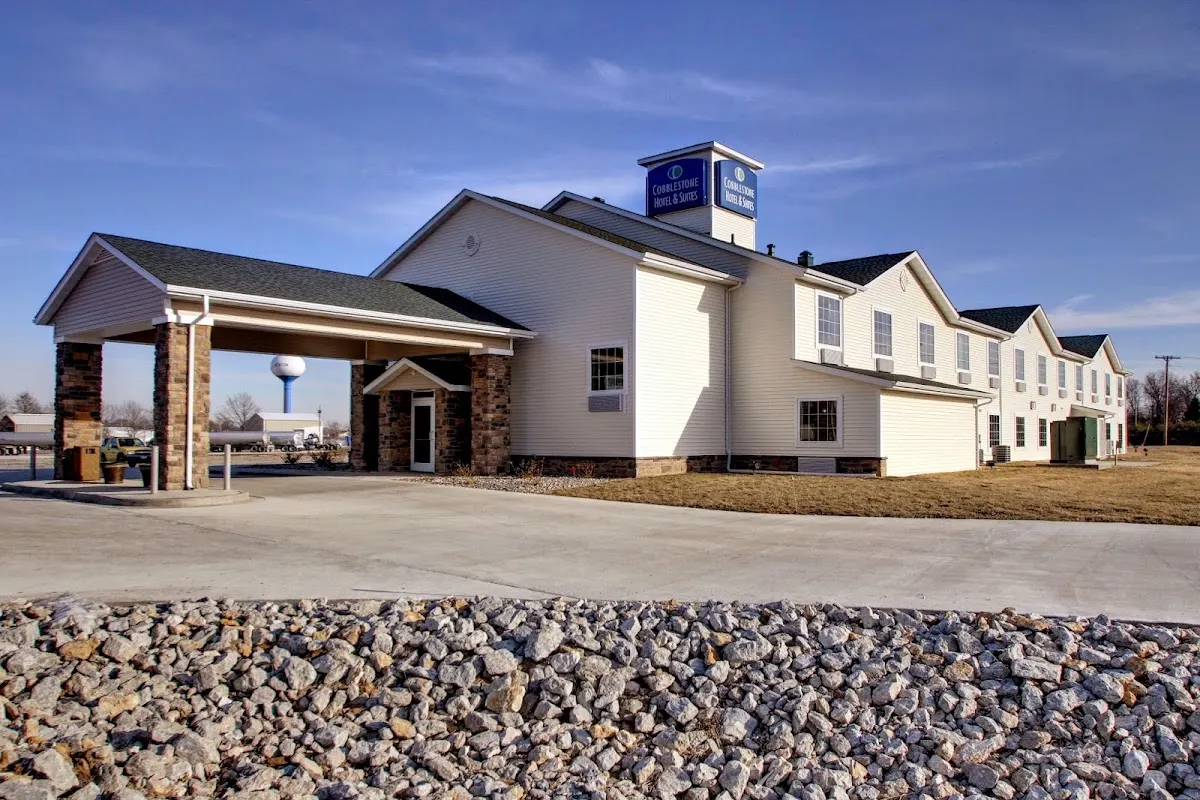 Cobblestone Hotel & Suites - Newton