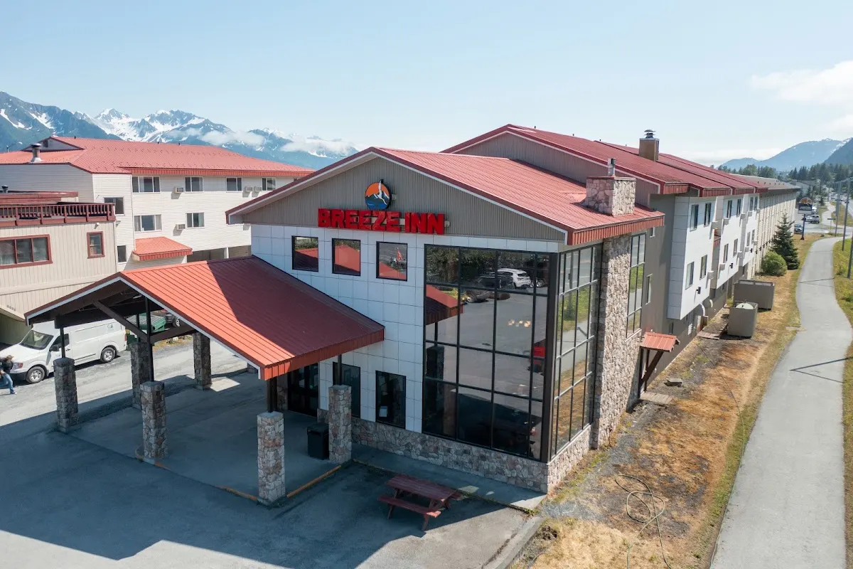 Breeze Inn Hotel & Motel