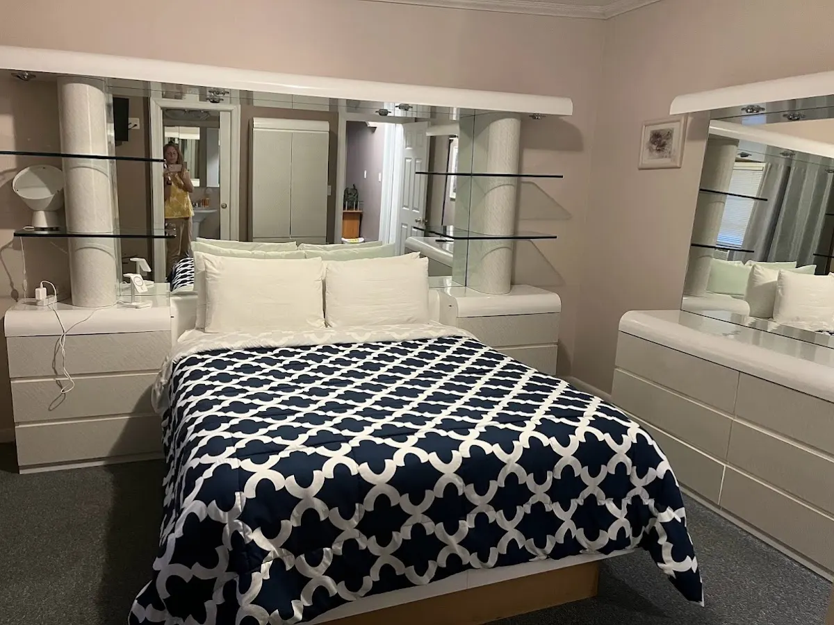 Jones Beach Hotel