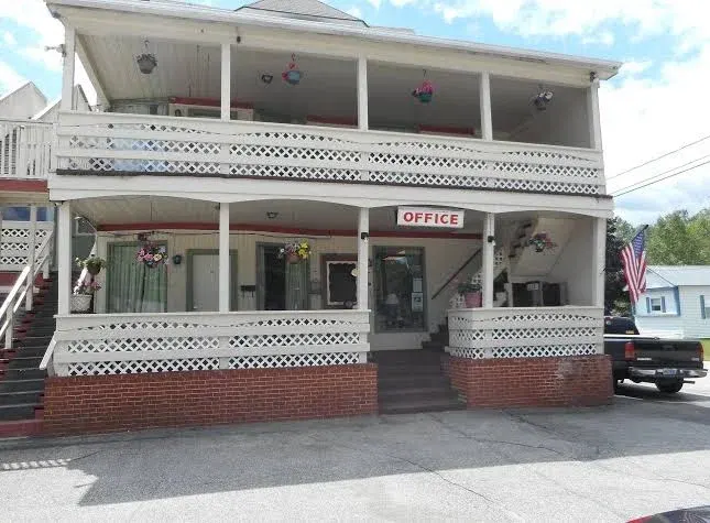 Northern Peaks Motor Inn