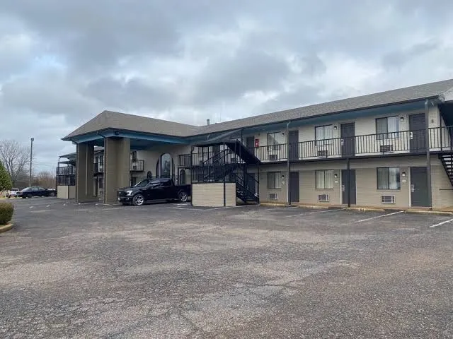 Savannah Lodge Hotel