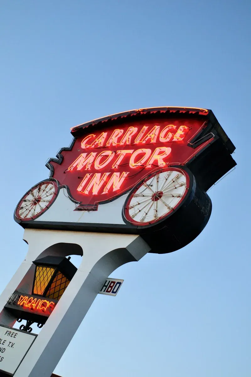 Carriage Motor Inn