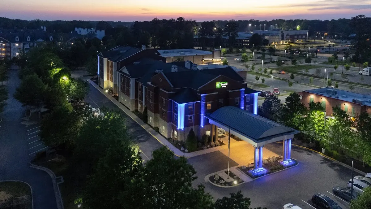 Holiday Inn Express & Suites Williamsburg by IHG