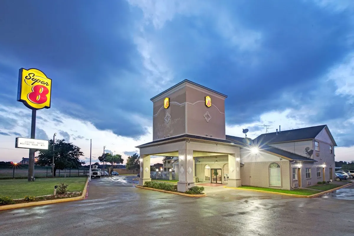 Super 8 by Wyndham Dallas East Near Fair Park/Downtown