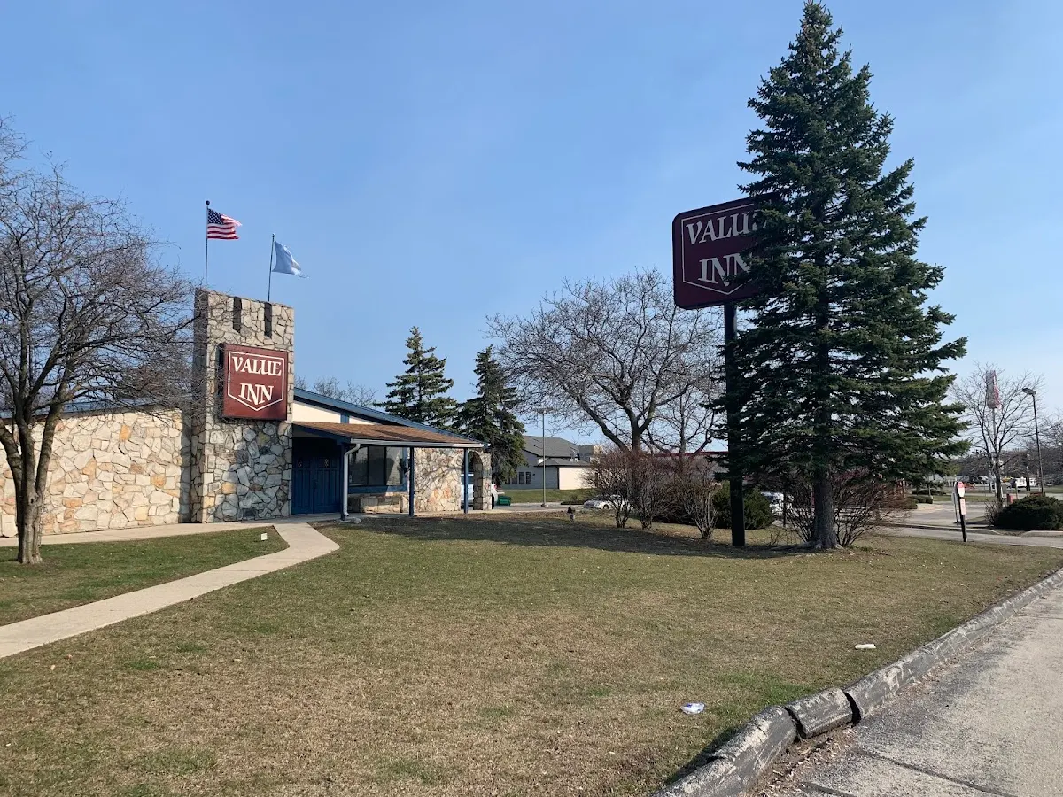 Value Inn - Oak Creek / I-94 Exit 322