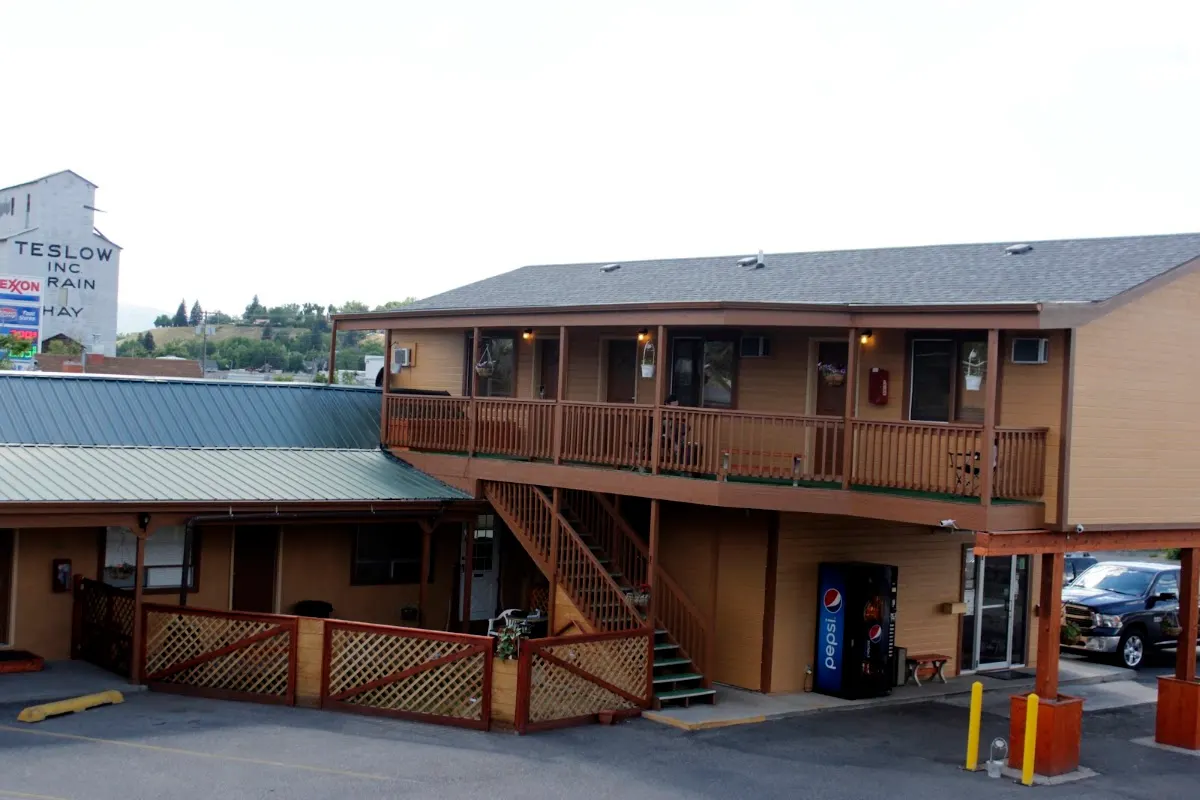 Country Motor Inn
