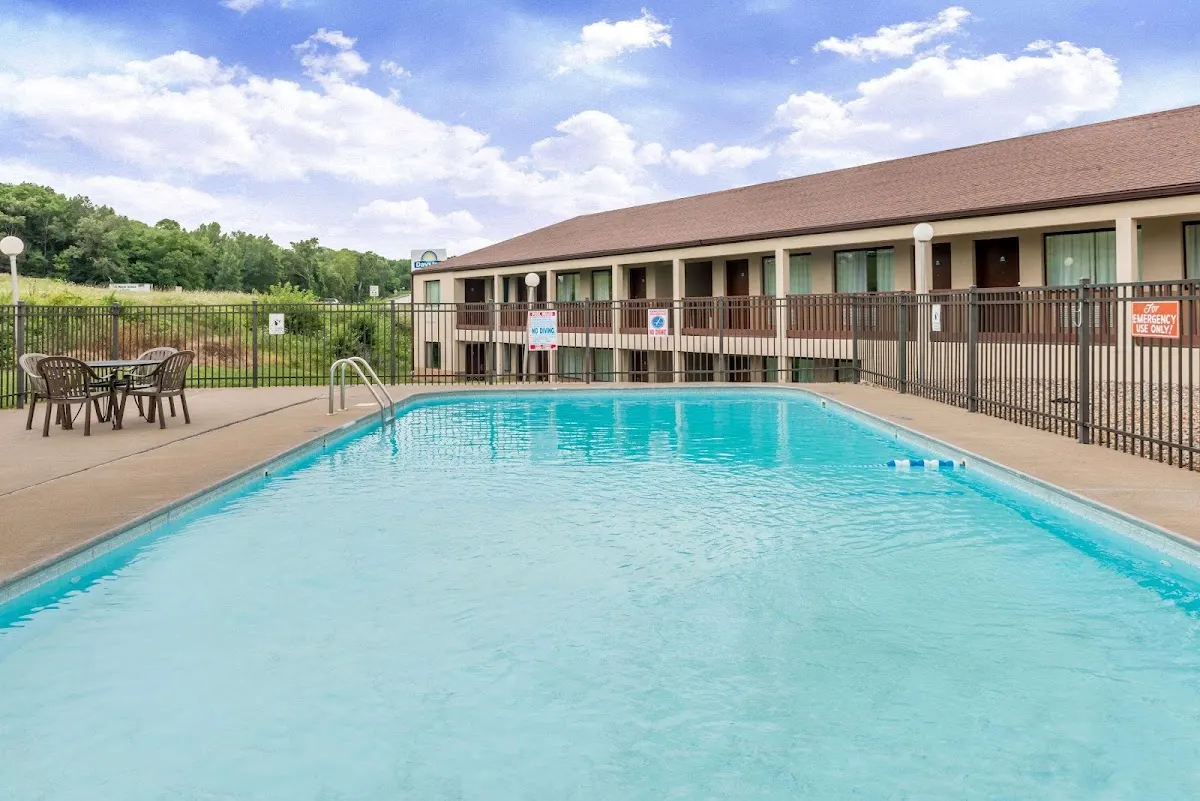 Days Inn by Wyndham Hannibal