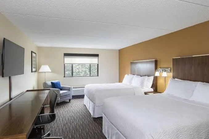Royle Hotel Milwaukee Airport