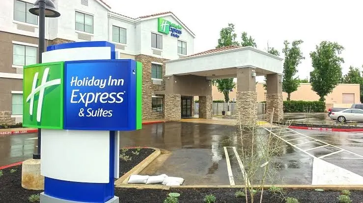 Holiday Inn Express & Suites Brentwood by IHG