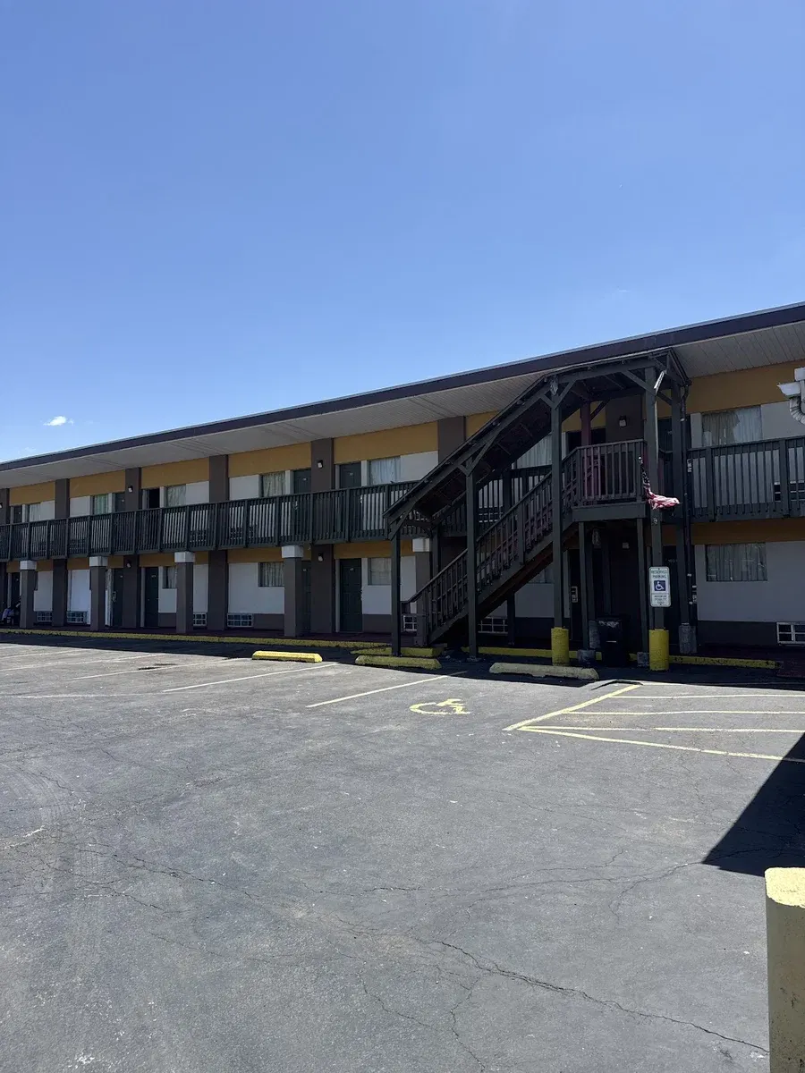 Trailway Motel