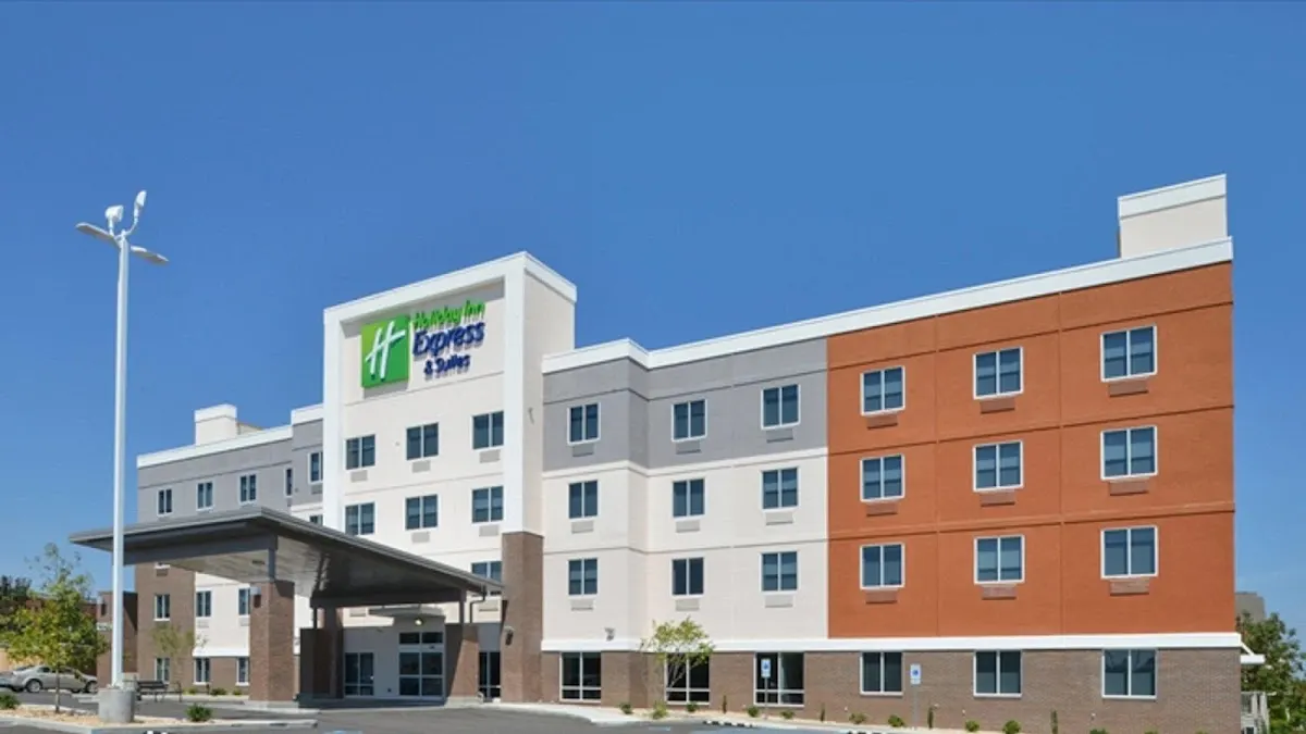 Holiday Inn Express & Suites Lexington - Hamburg Area by IHG