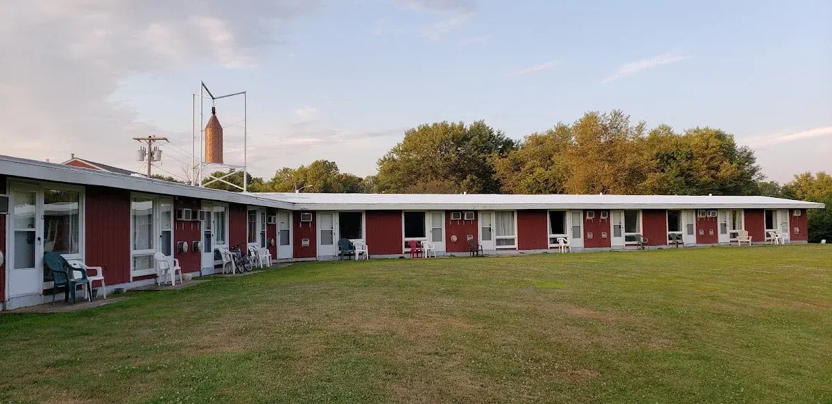 Copper Lantern Motor Lodge