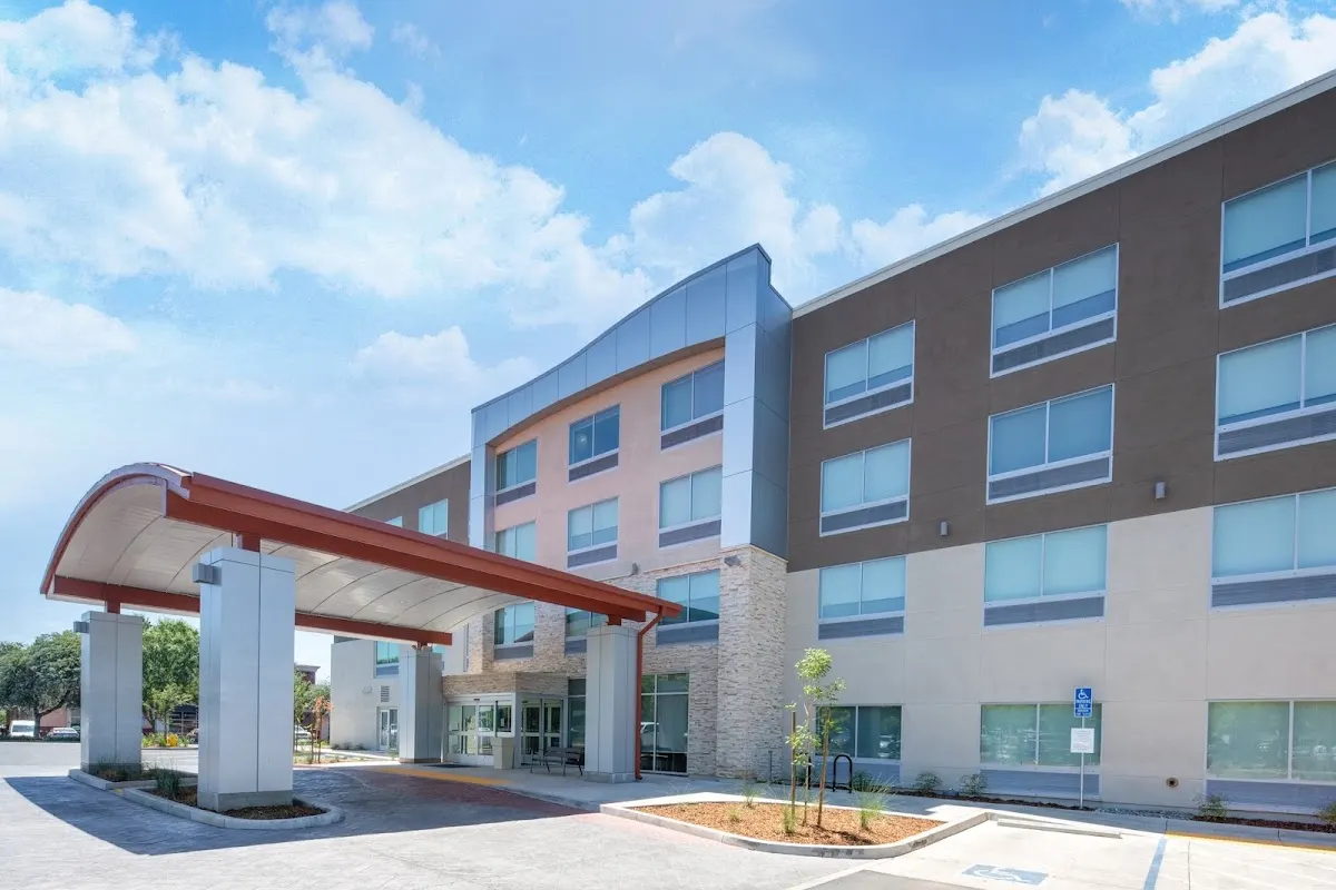 Holiday Inn Express & Suites Chico by IHG