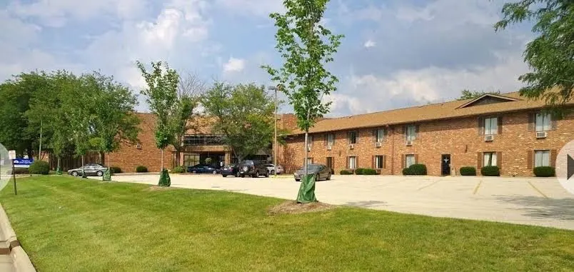 Clarion Pointe Bloomington - Normal near I-55 and University