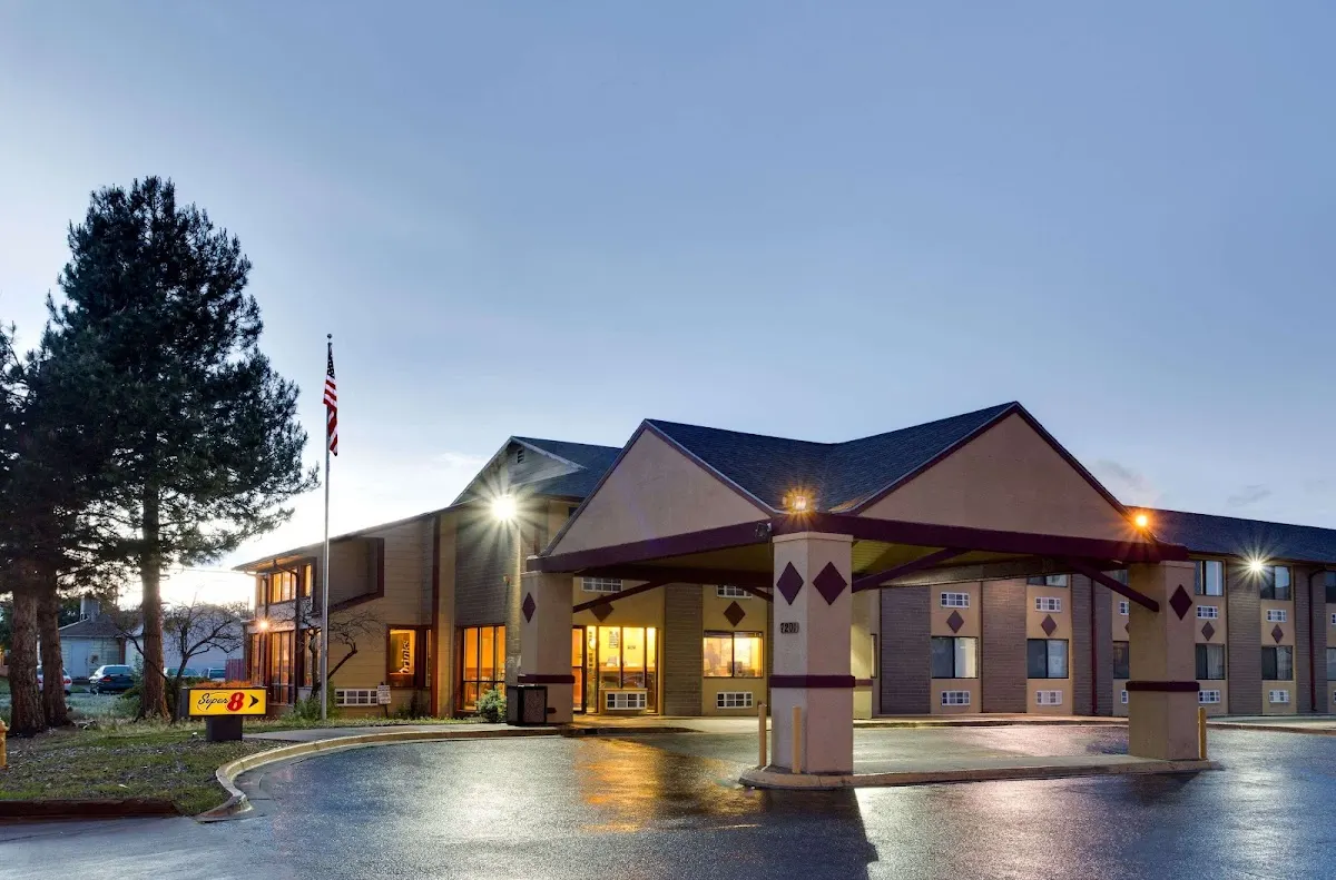 Super 8 by Wyndham Denver Stapleton