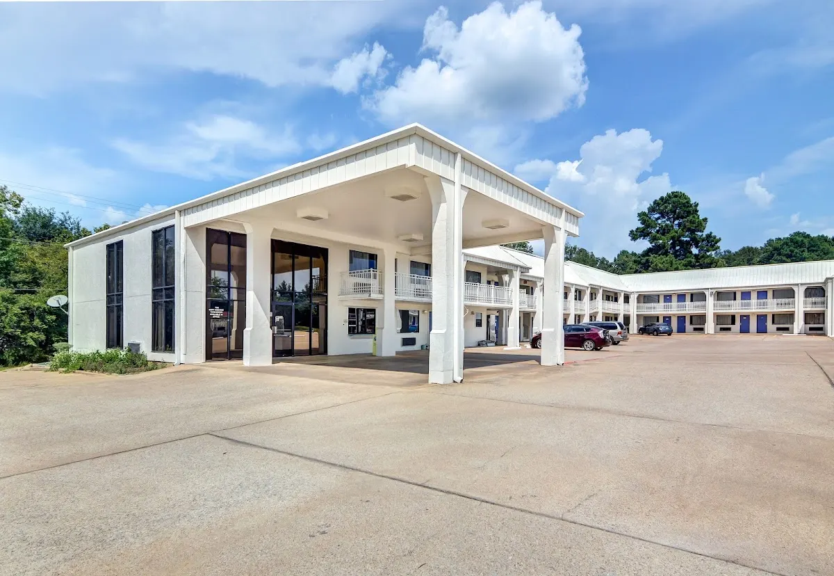 Motel 6 Lindale, TX