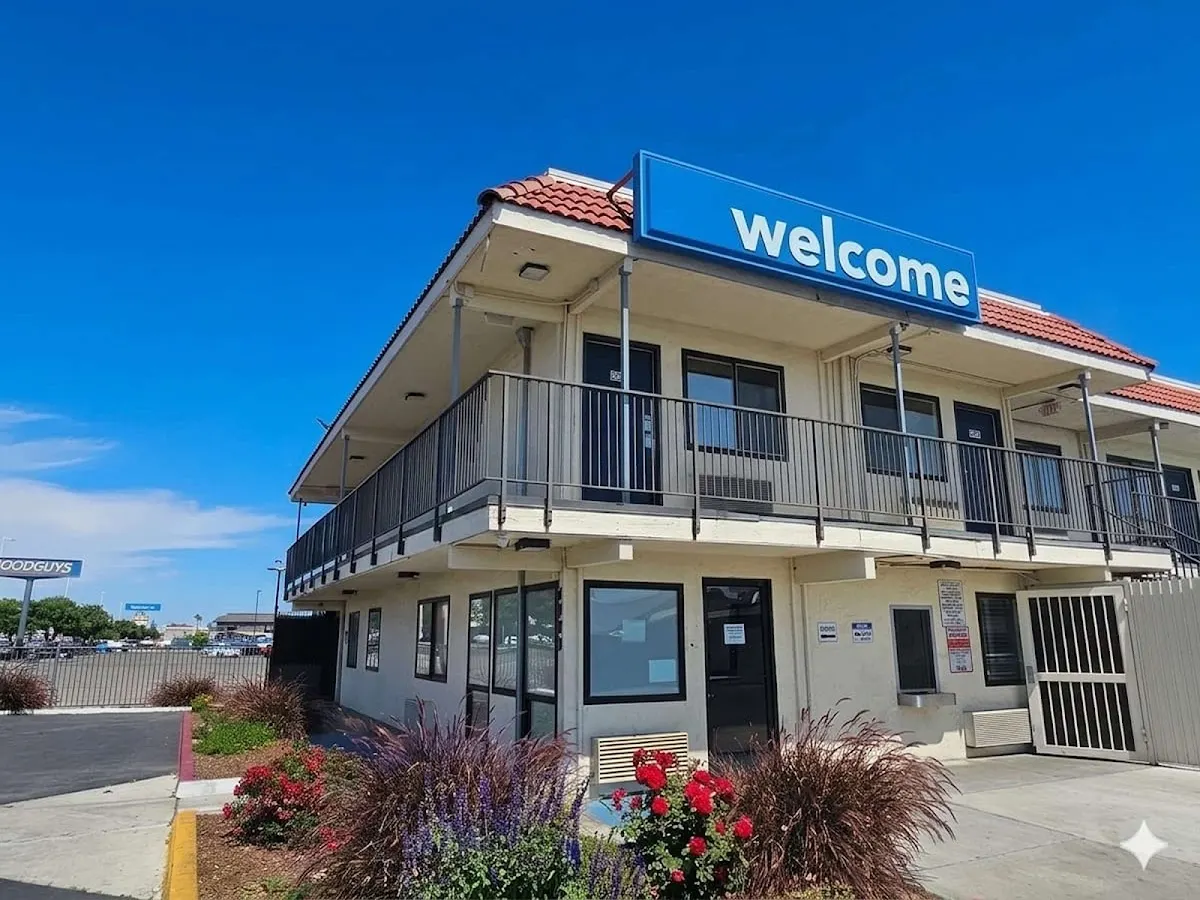 BridgeView Hotel
