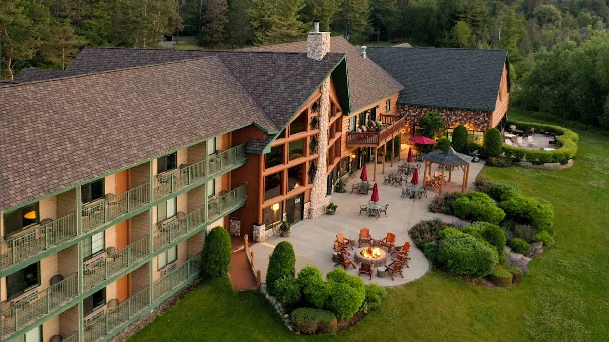 Crooked River Lodge